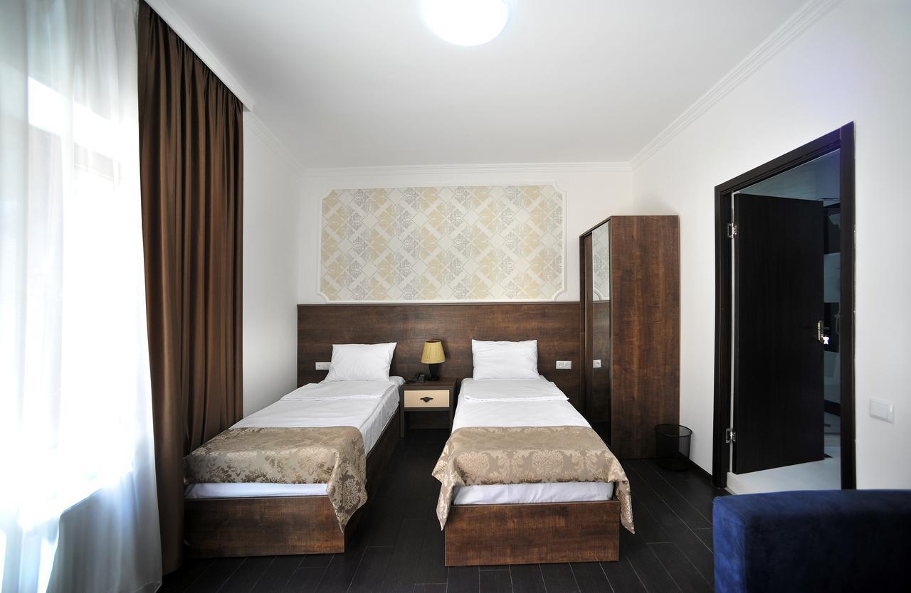 Rk City Hotel Tbilisi Exterior photo